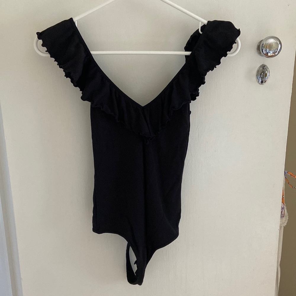 aritzia barely worn body suit